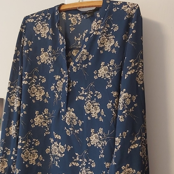 Forever 21 long blouse - Picture 1 of 3